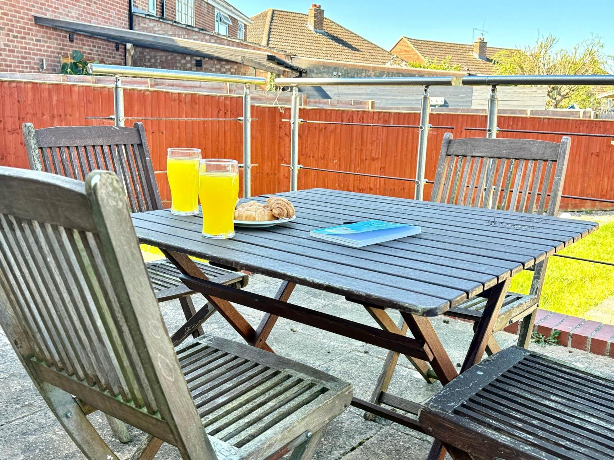 Hazel 1-Bedroom Cousy Flat, Parking, Wifi, Prime Location, Close To Blenheim Palace & Oxford Kidlington Exterior foto