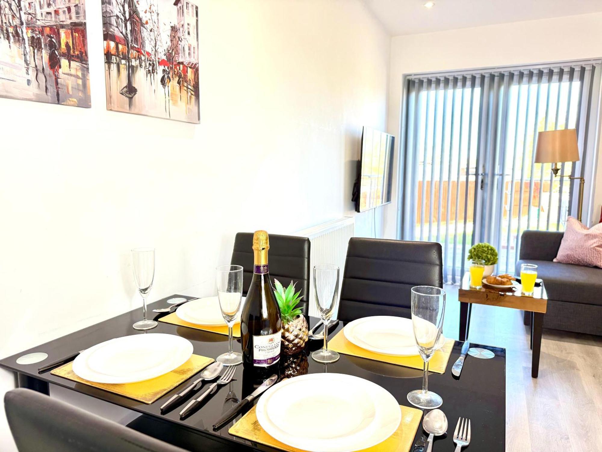 Hazel 1-Bedroom Cousy Flat, Parking, Wifi, Prime Location, Close To Blenheim Palace & Oxford Kidlington Exterior foto
